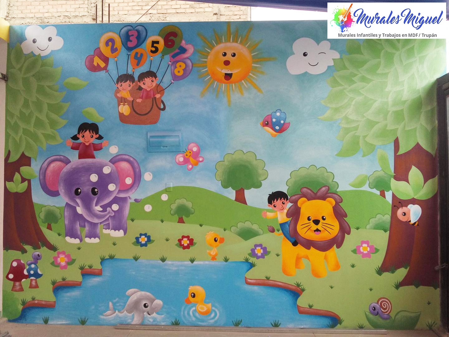Murales infantiles pintados en patios